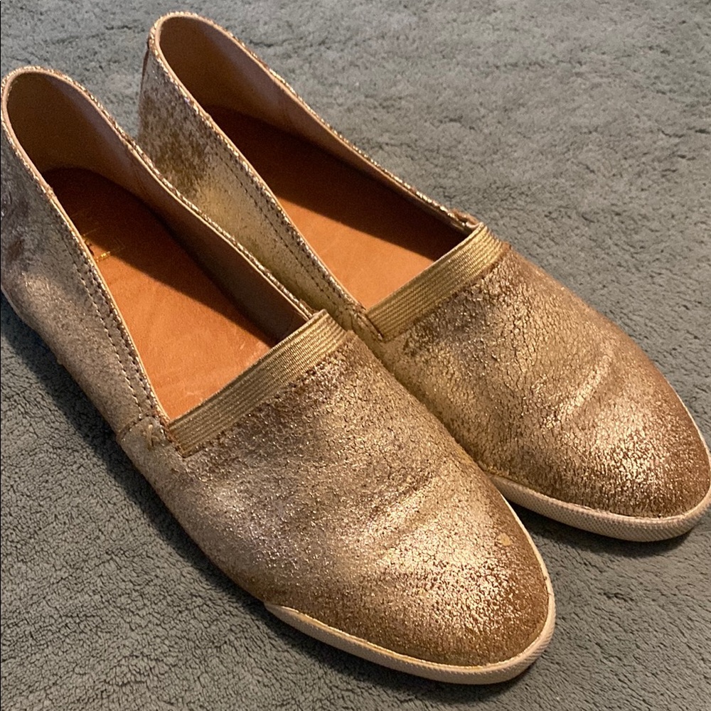 Frye Women’s 7.5 Melanie Metallic Leather Closed Toe Slip On Flats Shoes